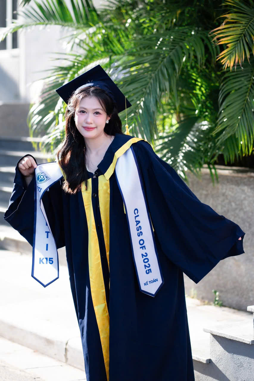 bán và cho thuê áo cử nhân UNETI