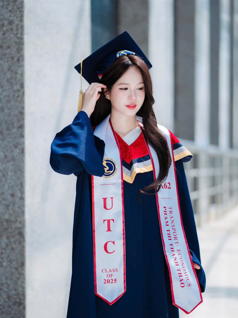 Bán và cho thuê áo cử nhân đại học GTVT