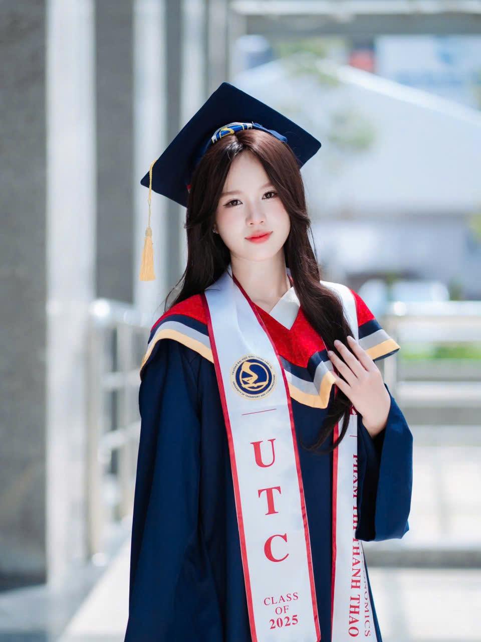 Bán và cho thuê áo cử nhân đại học GTVT