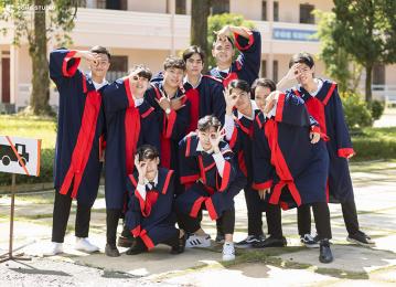 Cho thuê áo cử nhân Hà Nội | 100+ mẫu áo tốt nghiệp các cấp