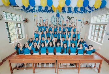 Cách trang trí lớp học chụp kỷ yếu đẹp hot nhất 2023