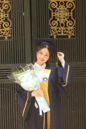 Khi nào cần sửa chữa áo cử nhân, đơn vị nào uy tín?