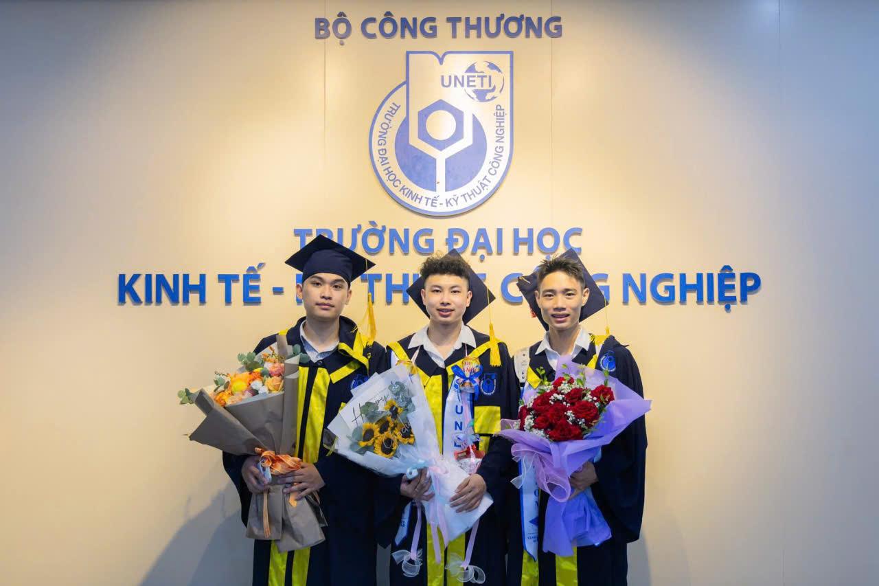 Giới thiệu địa chỉ thuê áo cử nhân UNETI uy tín nhất tại Hà Nội