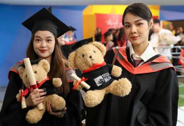 BUVers cần làm gì để Thuê áo cử nhân đại học BUV nhanh chóng nhất?