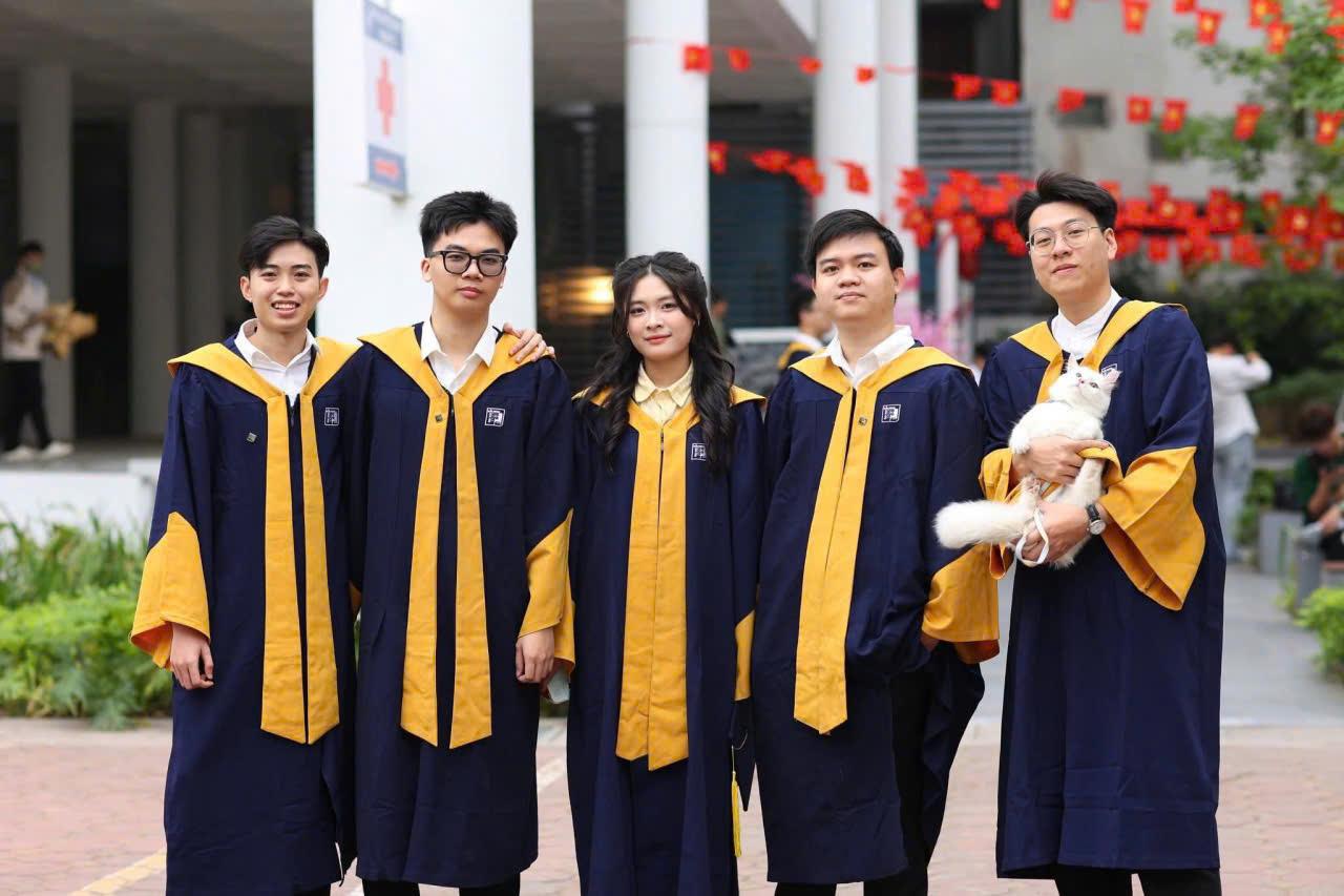 3 điều cần biết khi Thuê áo tốt nghiệp đại học Kiến Trúc