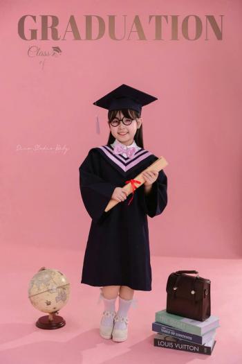 Mẫu áo cử nhân mầm non kiểu Hàn Quốc siêu hot