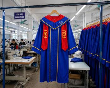 Bán và cho thuê áo cử nhân Đại học Tài chính ngân hàng