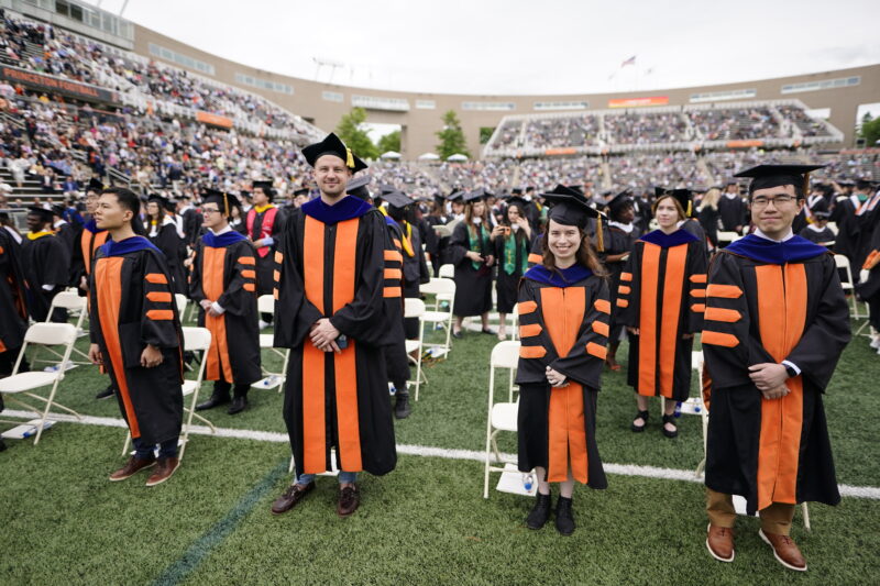 Lễ phục tốt nghiệp đại học Princeton