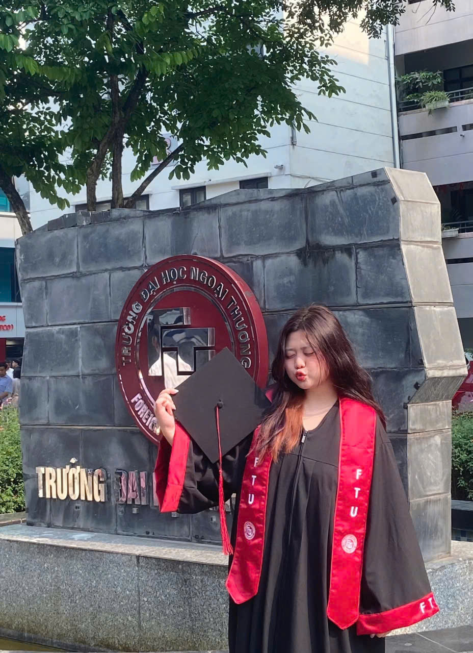 may áo cử nhân FTU
