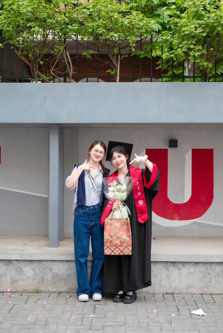 sửa chữa áo cử nhân