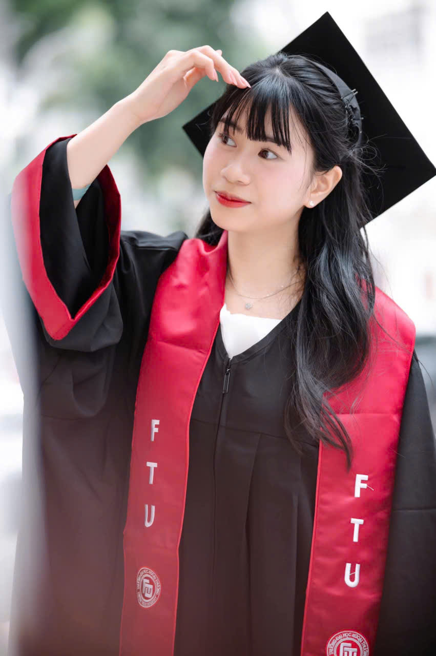 may áo cử nhân FTU