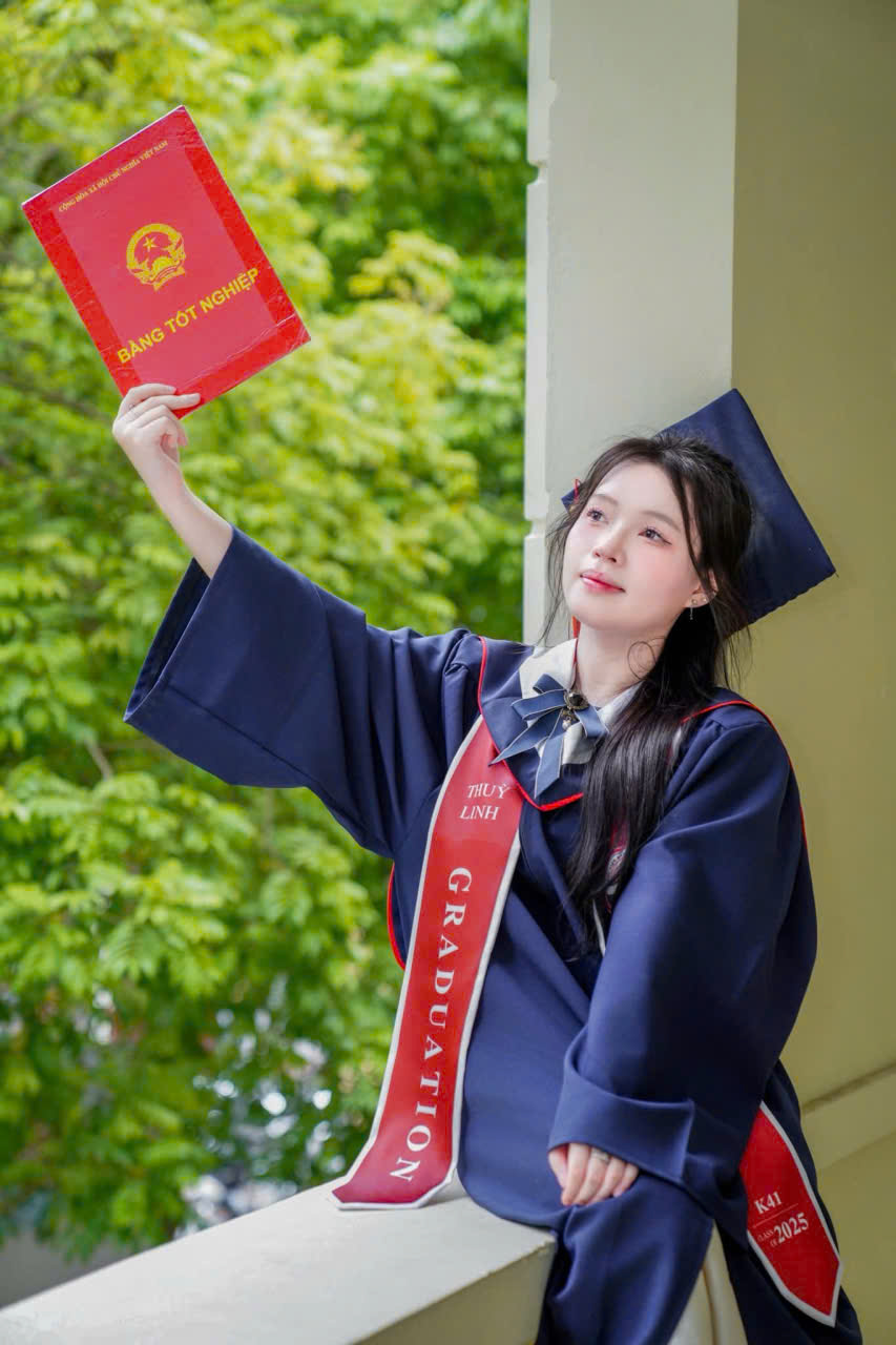 Bán và cho thuê áo cử nhân AJC