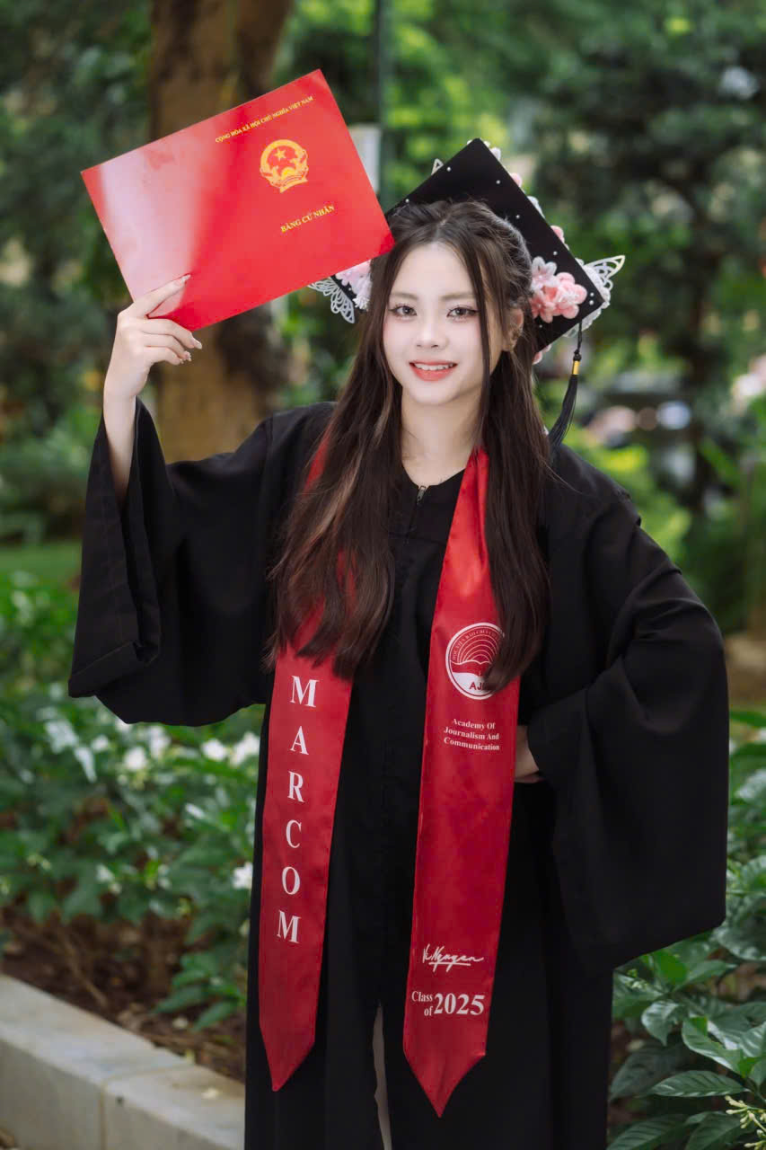 Bán và cho thuê áo cử nhân AJC