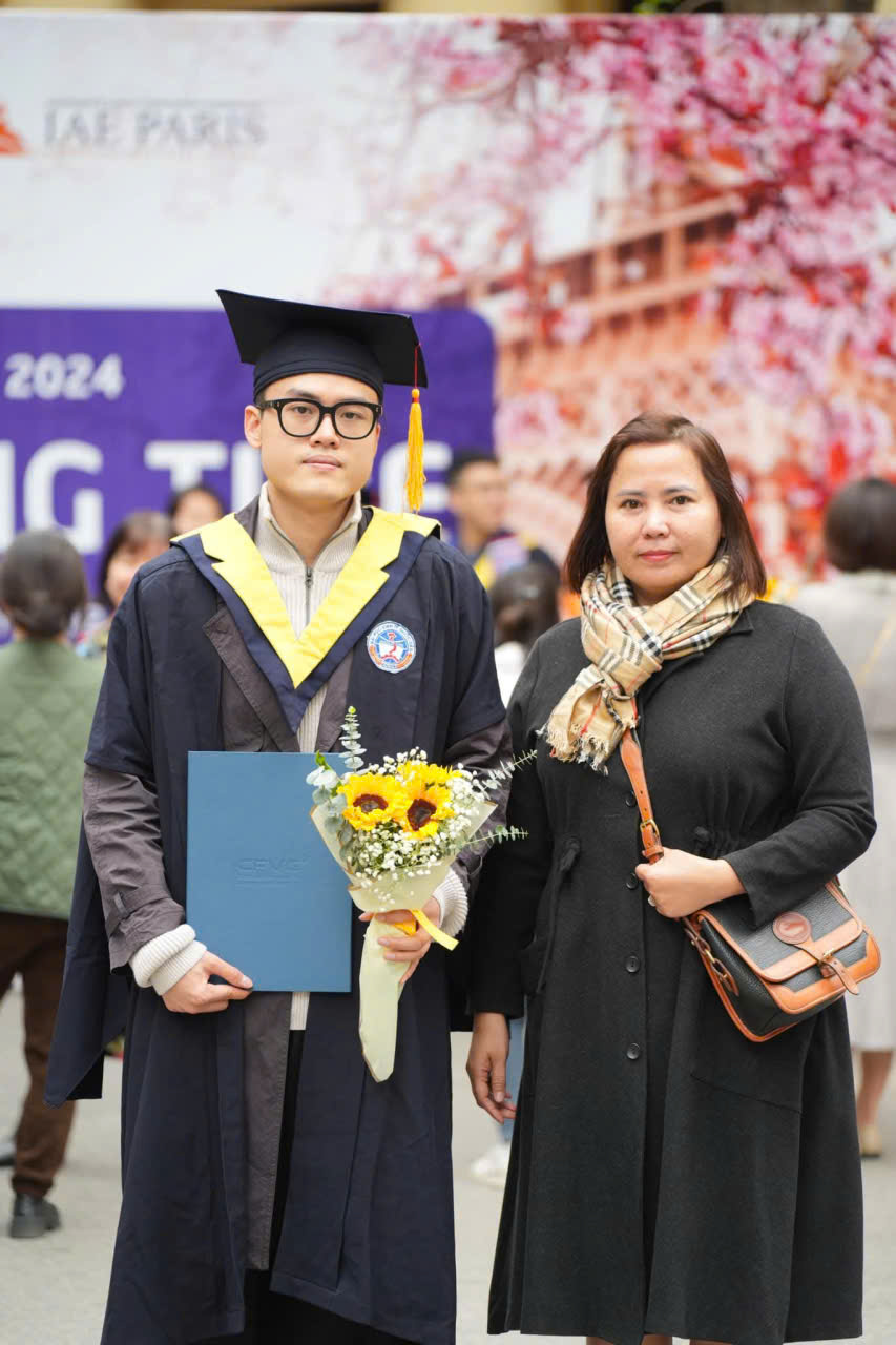 Thuê Áo thạc sĩ đại học Kinh tế Quốc dân