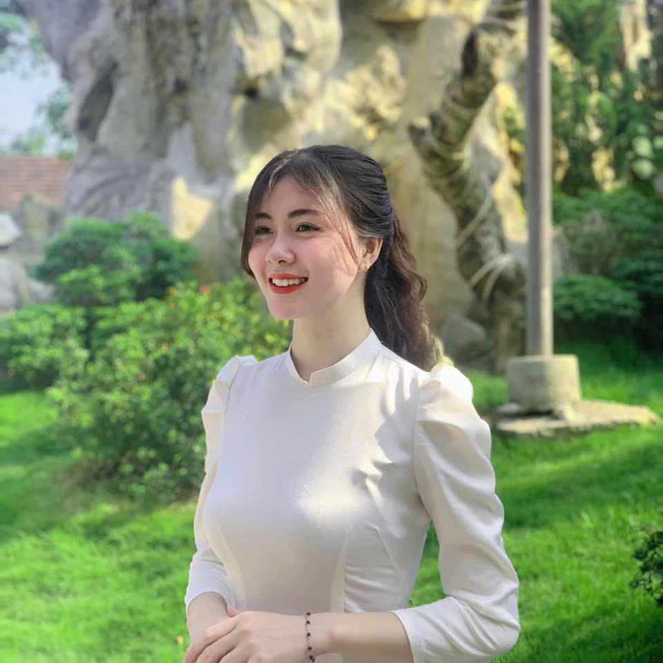 thuê áo dài kỷ yếu giá tốt