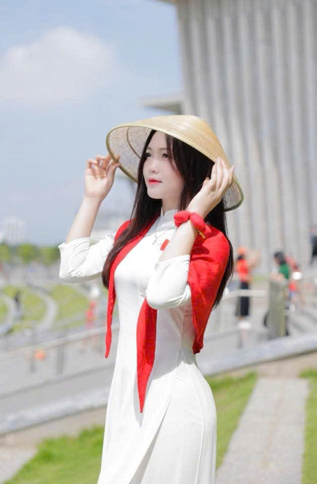thuê áo dài kỷ yếu giá tốt