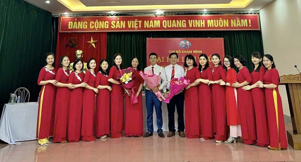 Áo dài đồng phục công ty