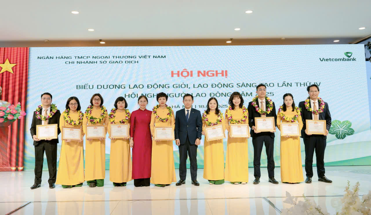 Áo dài đồng phục cơ quan