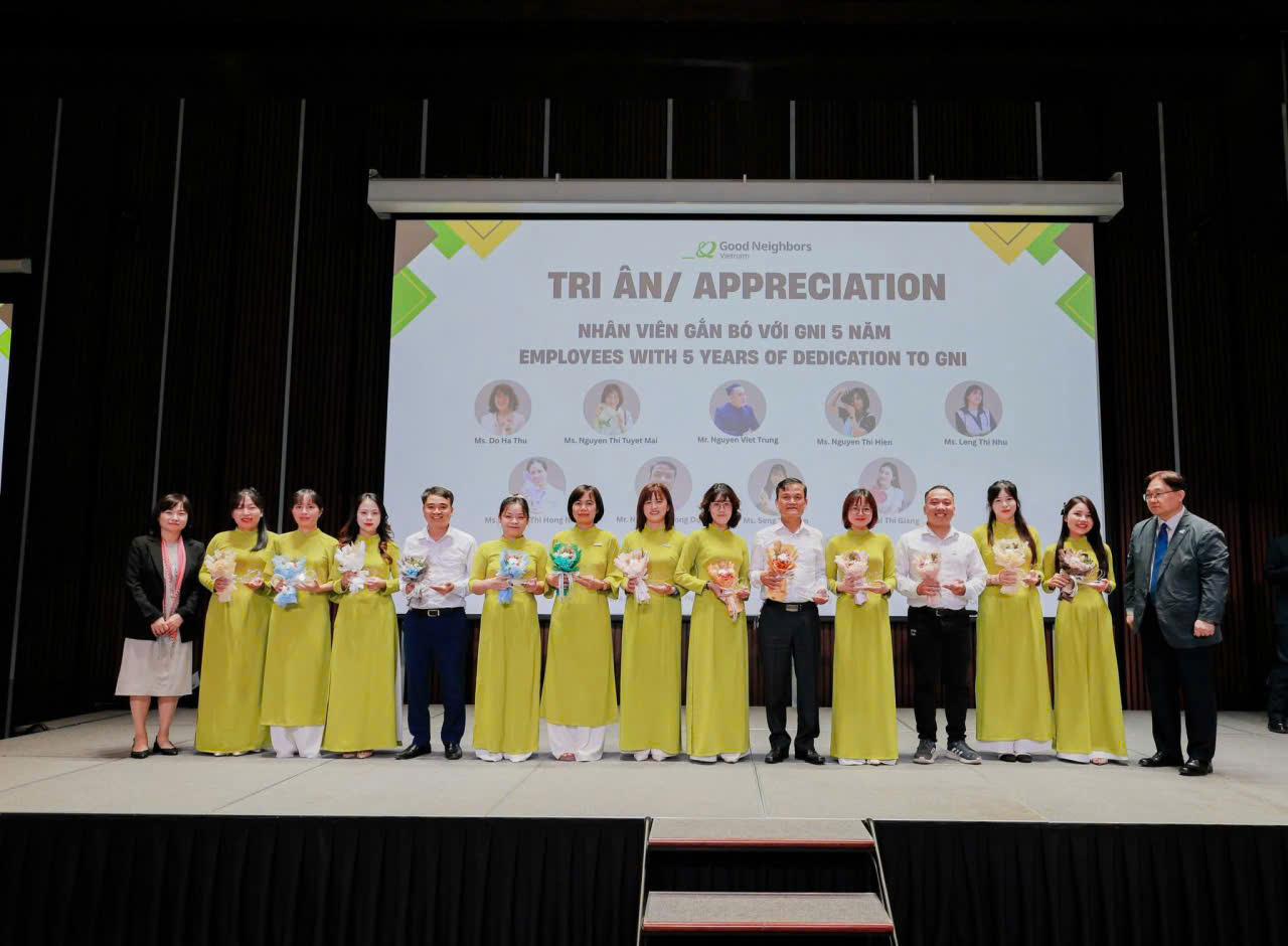 Áo dài đồng phục công ty