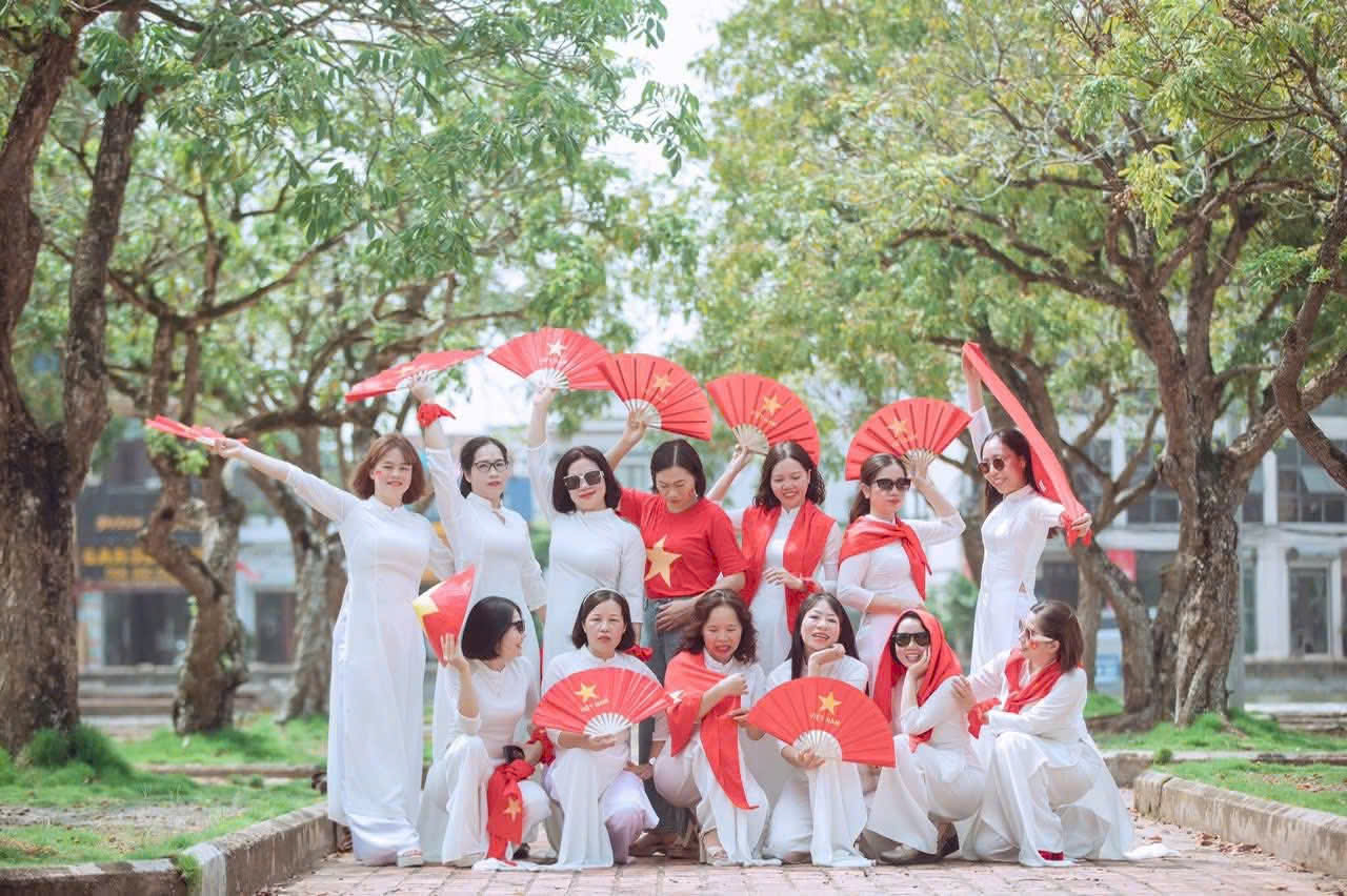 áo dài đồng phục họp lớp