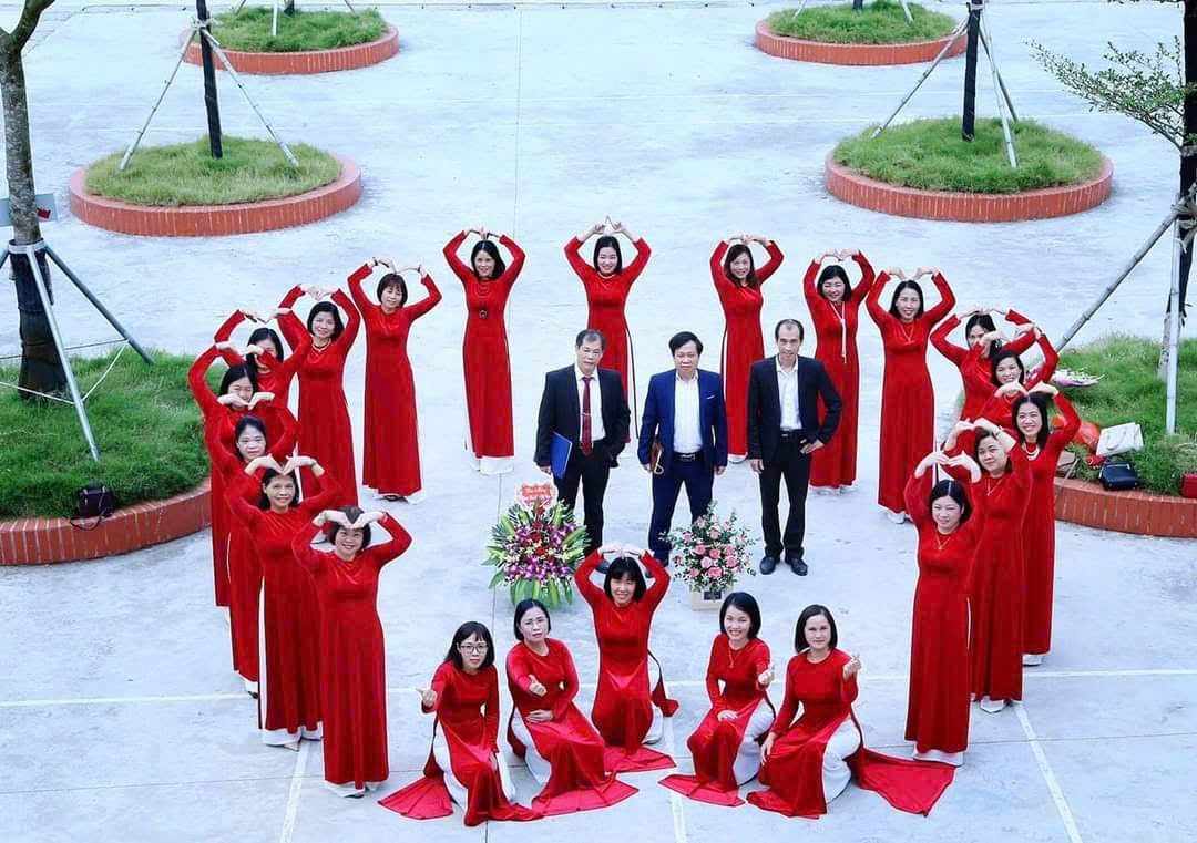 may áo dài đồng phục họp lớp