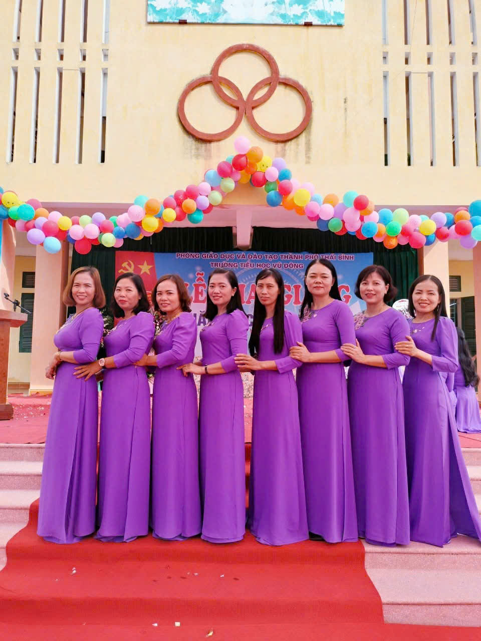 Áo dài đồng phục giáo viên mầm non