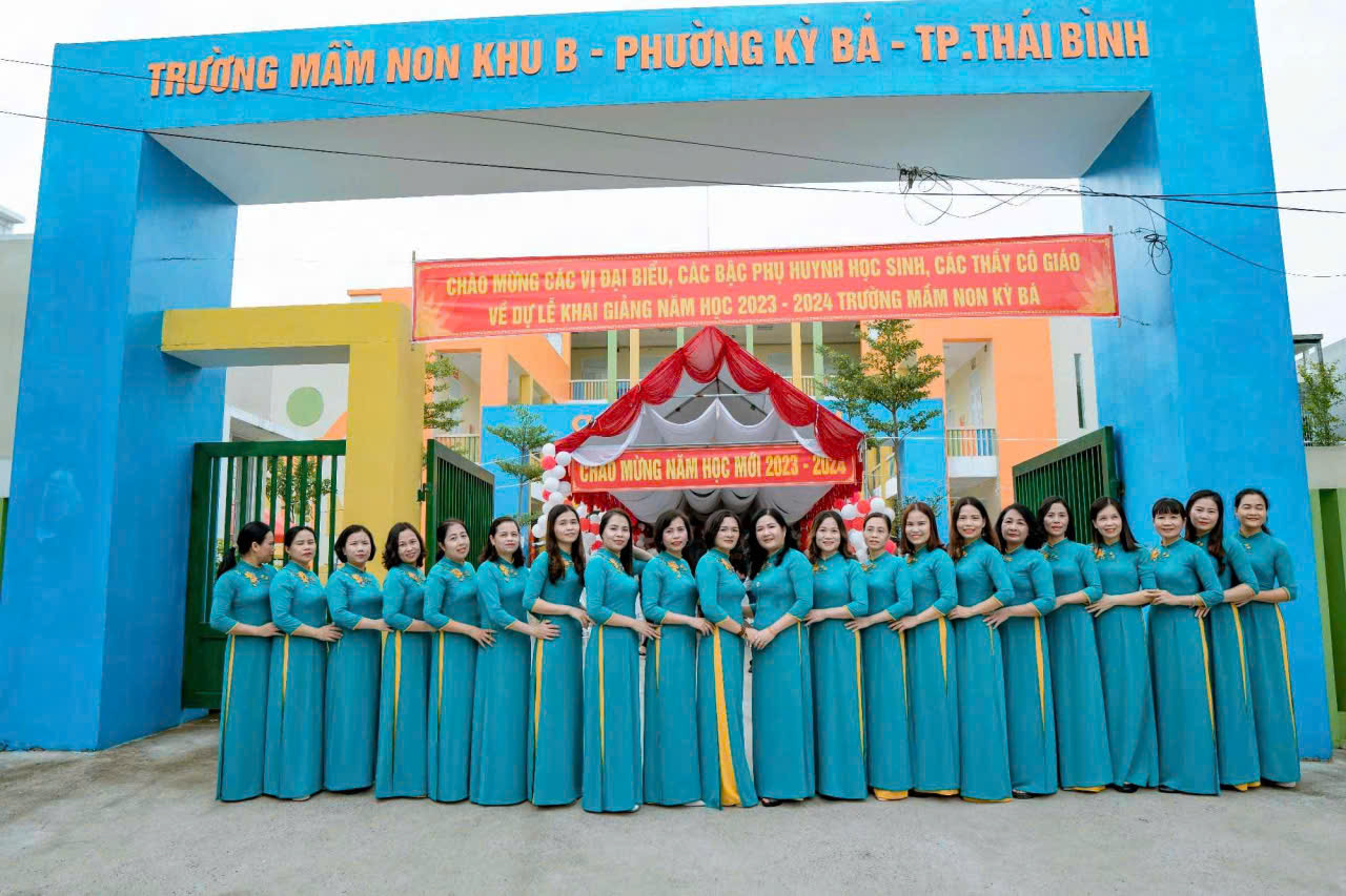 áo dài đồng phục họp lớp