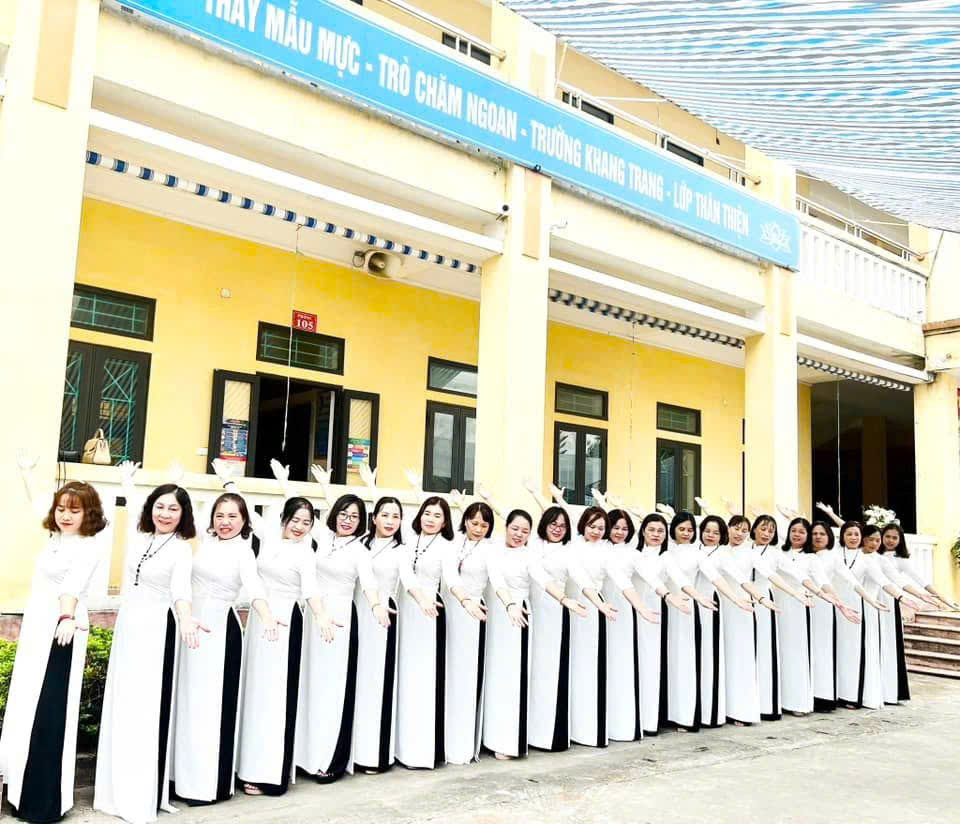 áo dài đồng phục họp lớp