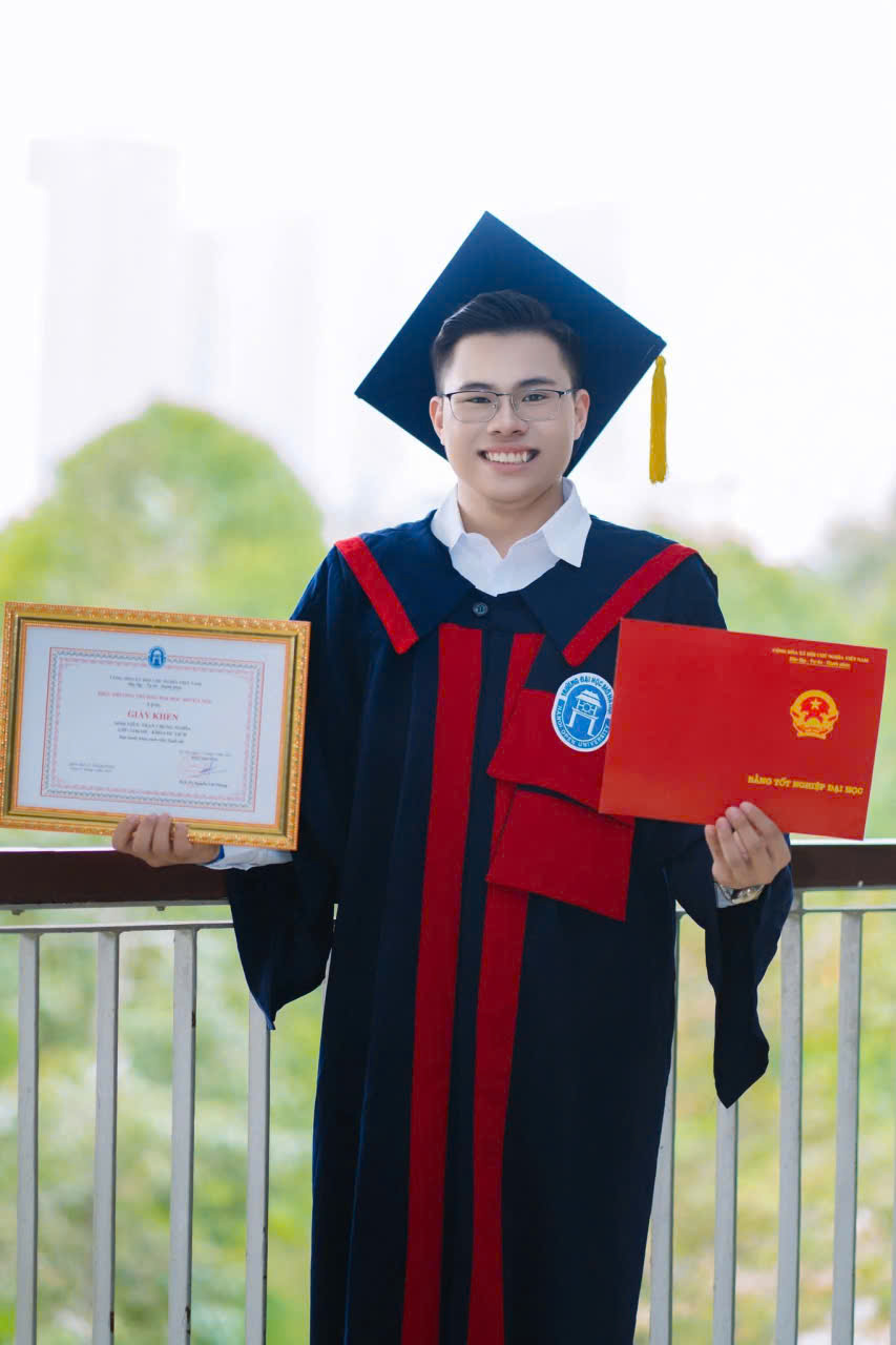 áo cử nhân Đại học Mở Hà Nội