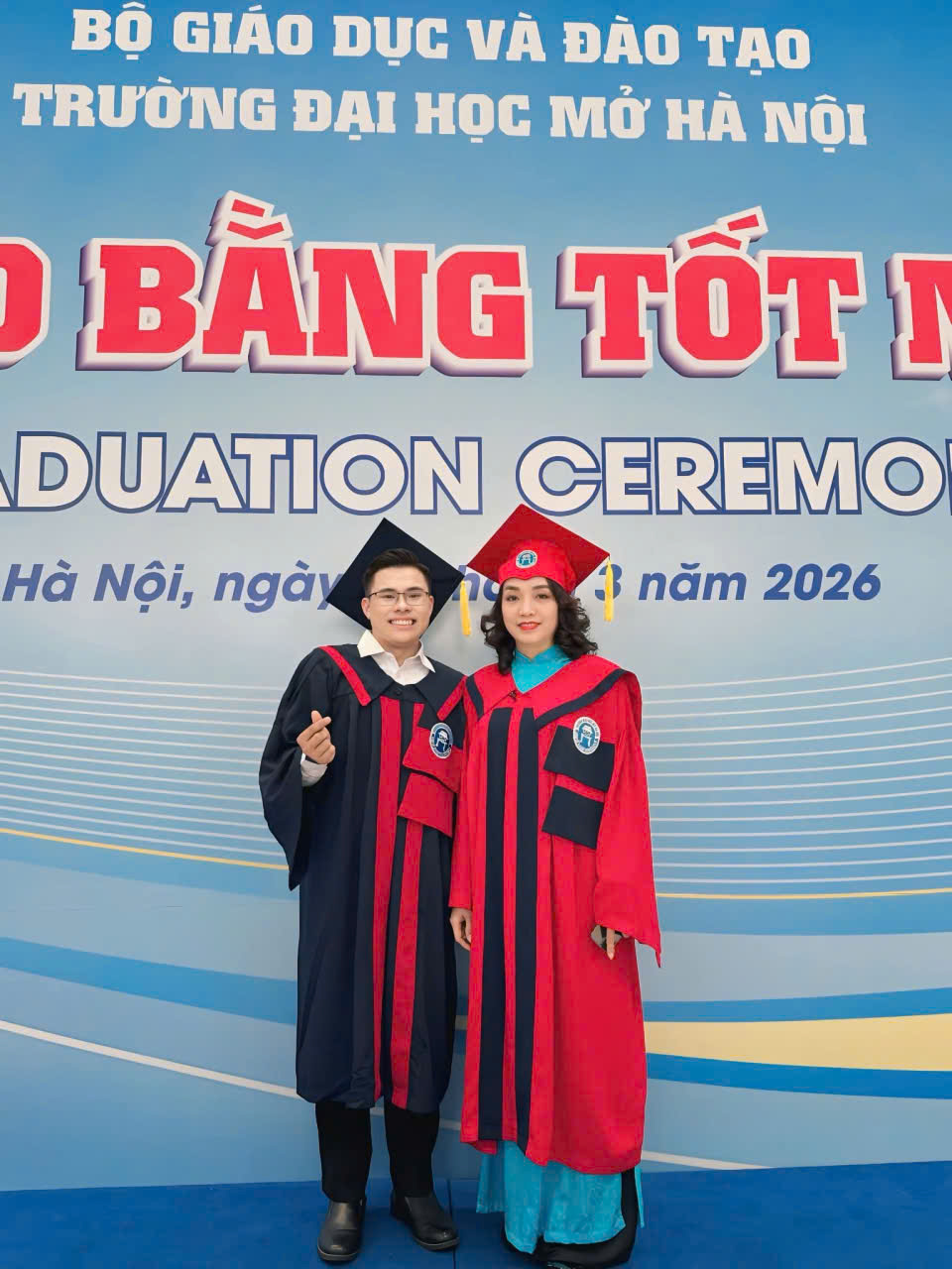 áo cử nhân Đại học Mở Hà Nội