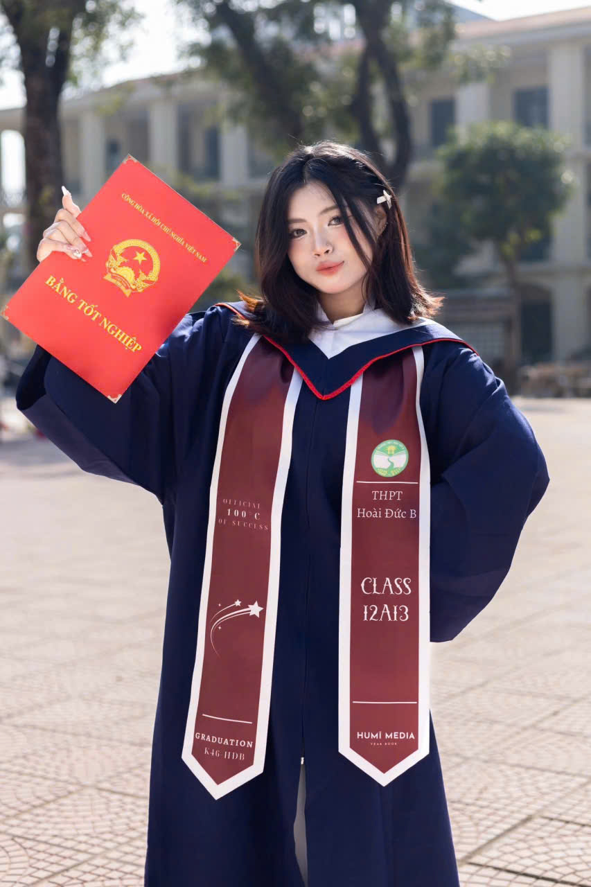 thuê áo chụp cử nhân Đại học