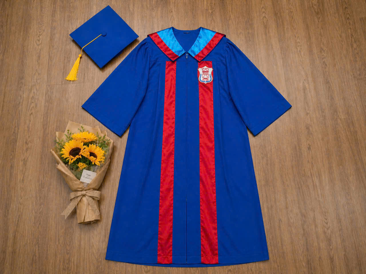thuê áo cử nhân HMU